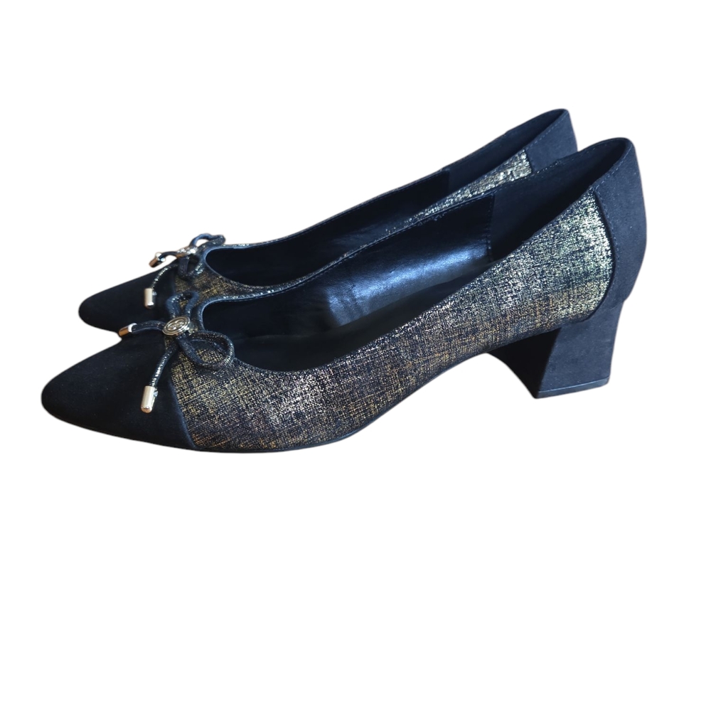 Bandolino Azia Pumps In Gold Size 9